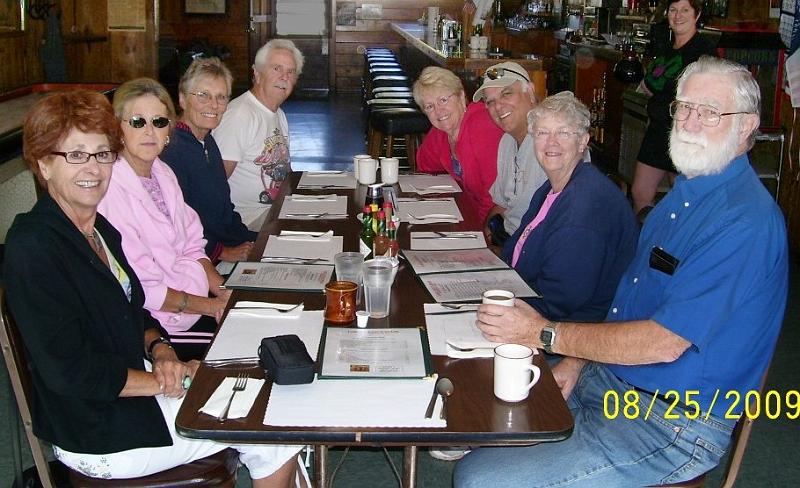 102_0863.jpg - Breakfast at the Ranch House-Aug 2009.  L-R Renate Brown, Camie Metzger, Gigi Graham, Butch Barr, Candy & Bill Beede, Barbara Barr & Merv.  Frank Brown was the photog.