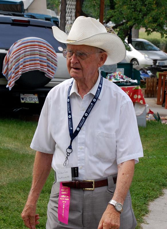 dsc_3261.jpg - old-time fiddler from Yankton SD.