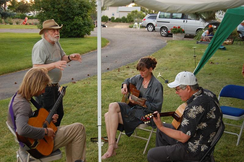 wei12_6532.jpg - L-R: Tony, Ray Wood, Kate Little & ?